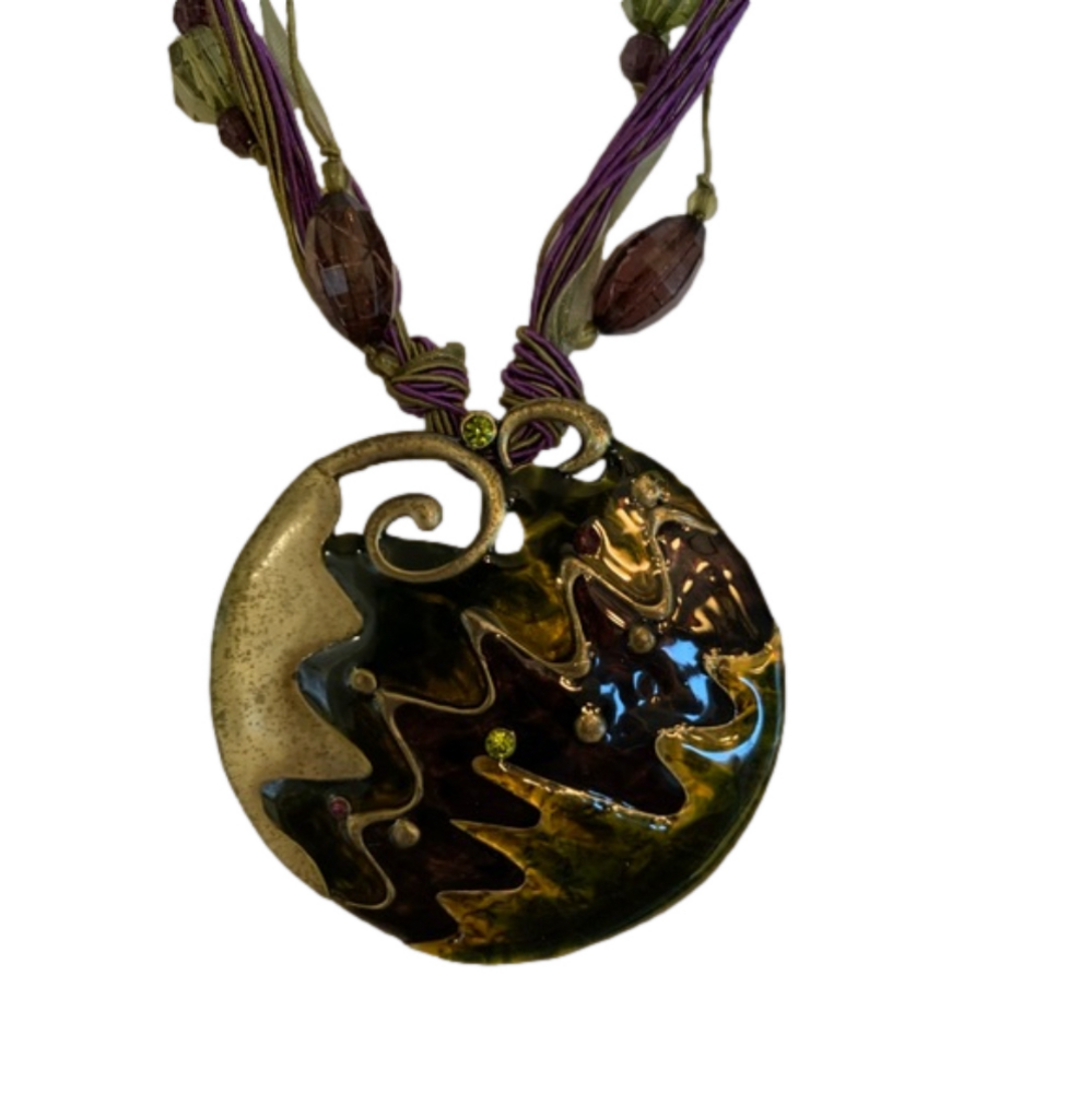 Large medallion, ribbon necklace